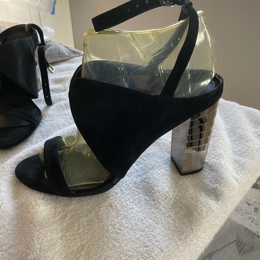 NEW NINE WEST SUEDE ANKLE SANDALS SZ 8